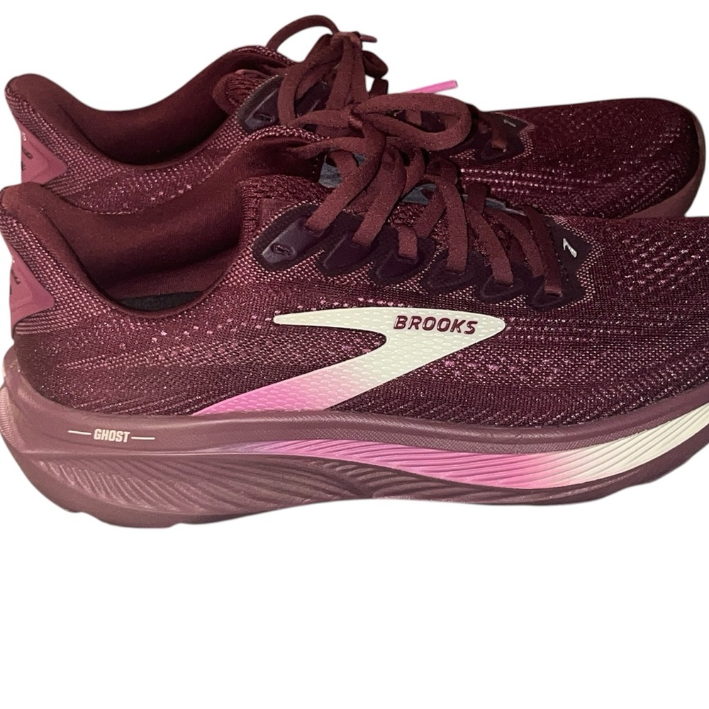 Brooks Ghost 17 Women's Running Shoes - Burgundy with Pink Accents